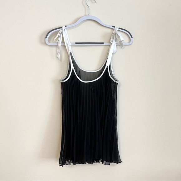 Victoria’s Secret Sheer Tie Slip - Picture 4 of 6